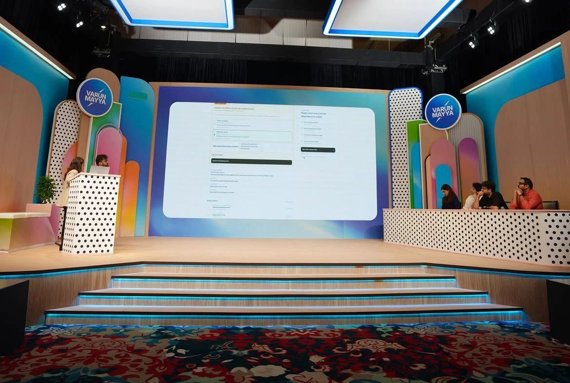 Build What Moves India finale stage in Bengaluru where Sanan Goyal presented RaktKhoj to the judges